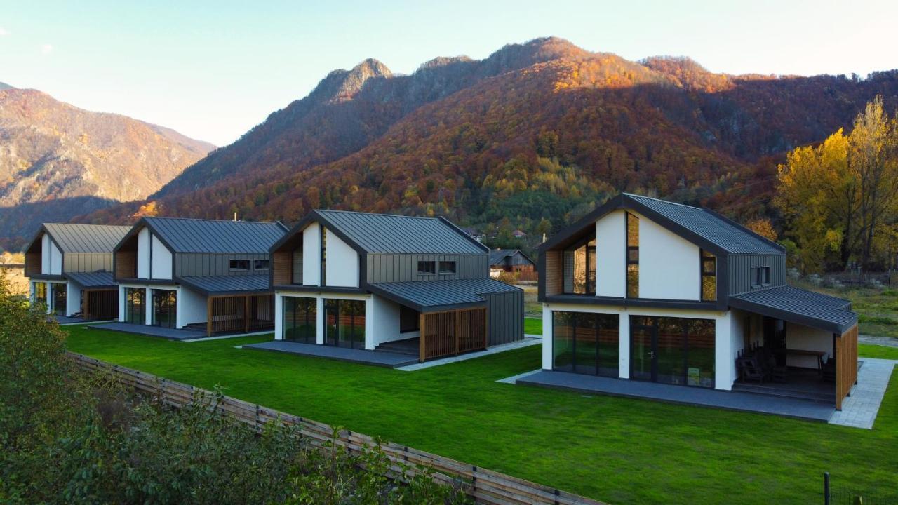 Complex Lunlo Village Brezoi Exterior foto